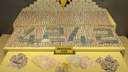 Malatya'da sokak satıcılarından 7 bin 872  adet uyuşturucu hap ele geçirildi, 10 gözaltı 