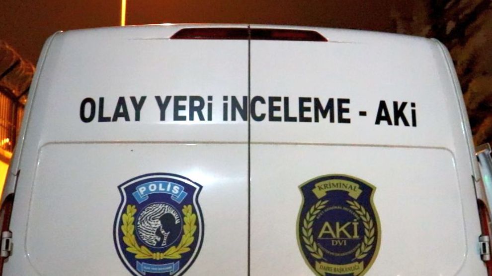 Polis 1 kişiden 7 silah, 2 kılıç ele geçirdi