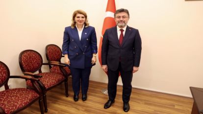 Ölmeztoprak, yetiştiricileri dinledi, 2 gün sonra bakanı bulup aktardı 