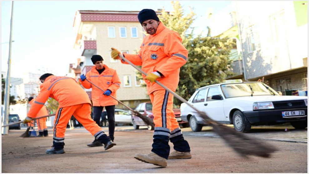 Battalgazi Belediyesinden enkaz temizliği