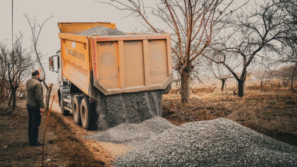 Battalgazi'de kırsalda yol çalışması