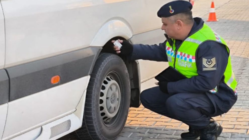 Jandarma ekipleri il genelinde eş zamanlı lastik denetimi yaptı