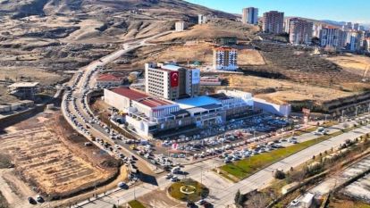 Gürkan, 20 yıllık YİMPAŞ Binası sorununu çözdü.. Binlerce kişi akın etti 