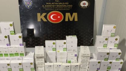 Kaçak cep telefonu malzemeleri ele geçirildi