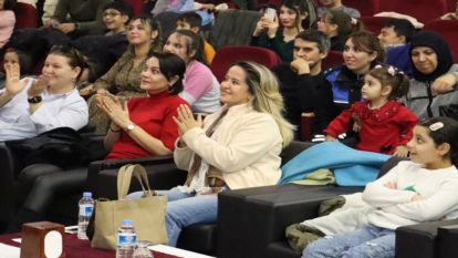 Polis çocuklarına tiyatro gösterisi 