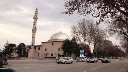 Sümer Camisi'nin minaresi yıkıldı