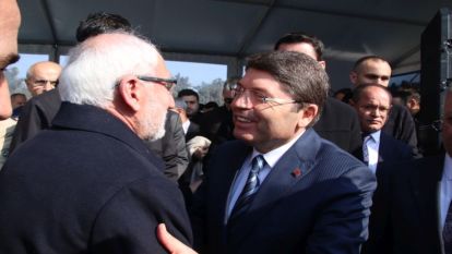 Adalet Bakanı Yılmaz Tunç'a Lise Öğretmeni Sürprizi 