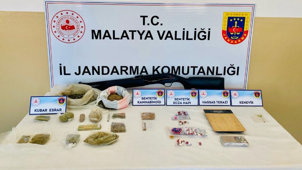 Jandarma kaçakçılık olaylarında 82 kişiye gözaltı yaptı