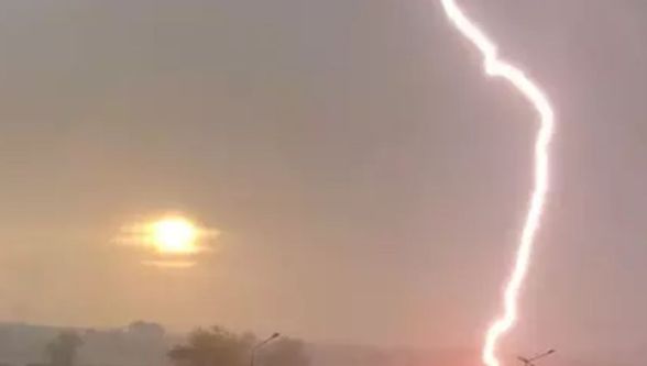 Arapgir'de Yıldırım Çarpan Çocuk Ağır Yaralı 