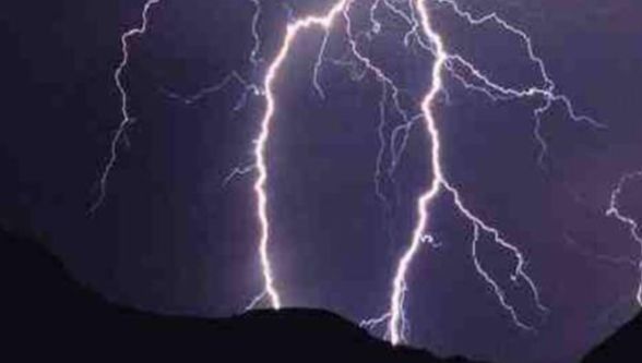 Arapgir'de Yıldırım Çarpan Çocuk Öldü 