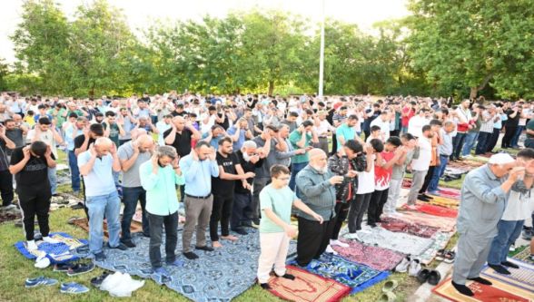 Tarihi Namazgahta Bayram 