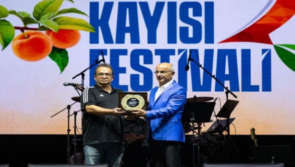 Kayısı Festivali Kernek Onur Ödülleri  Verildi 