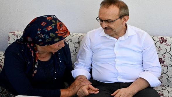 Yavuz'dan Şehit Yarbayın Annesine Ziyaret 