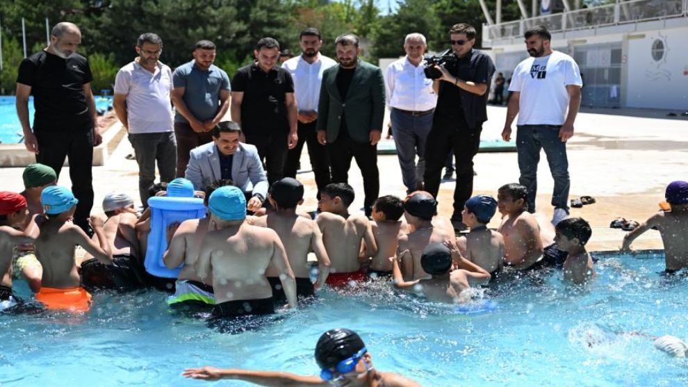 Bayram Başkandan Gençlere Spor Ziyareti