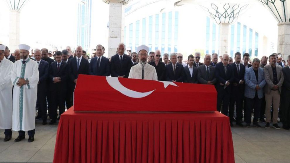 Malatyalı Usta Sanatçı Kenan Işık Ankara'da Toprağa Verildi