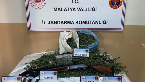 Jandarmadan Hatunsuyu'na Esrar Operasyonu 