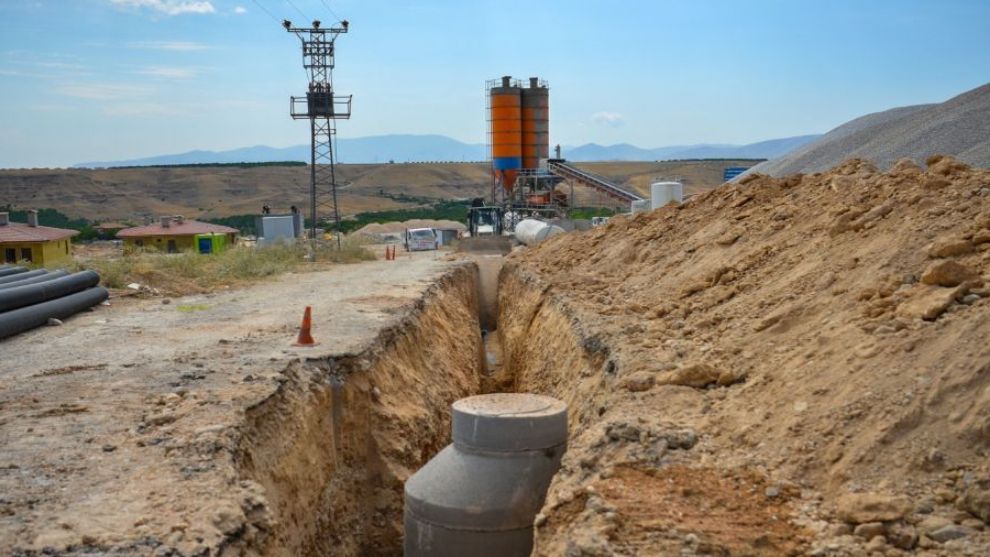 Mahalle sakinlerinin kanalizasyon sorunu çözüldü