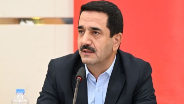 "Klavye Soytarılarına" Sert Tepki Gösterdi 