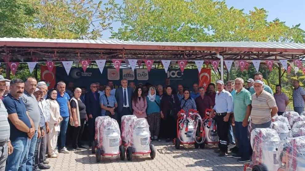 Arguvan'da 100 Yetiştiriciye Süt Sağım Makinesi Verildi