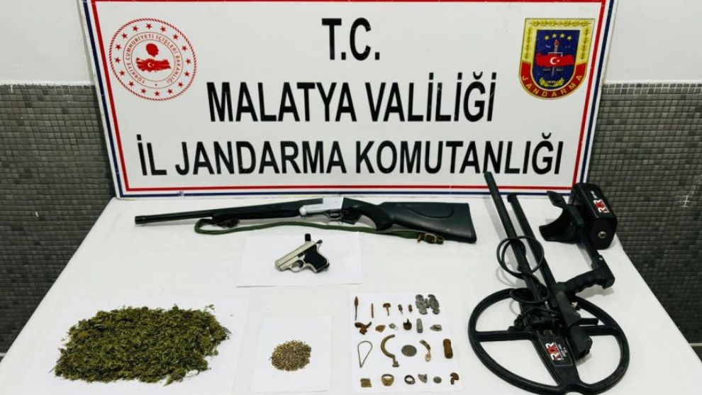 Jandarma Darende'de uyuşturucu ve tarihi eser operasyonu yaptı