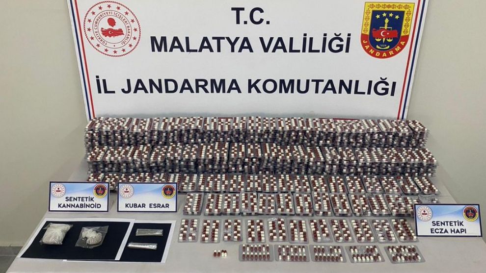 Malatya'da operasyonda 8 bin 944 uyuşturucu hap ele geçirildi