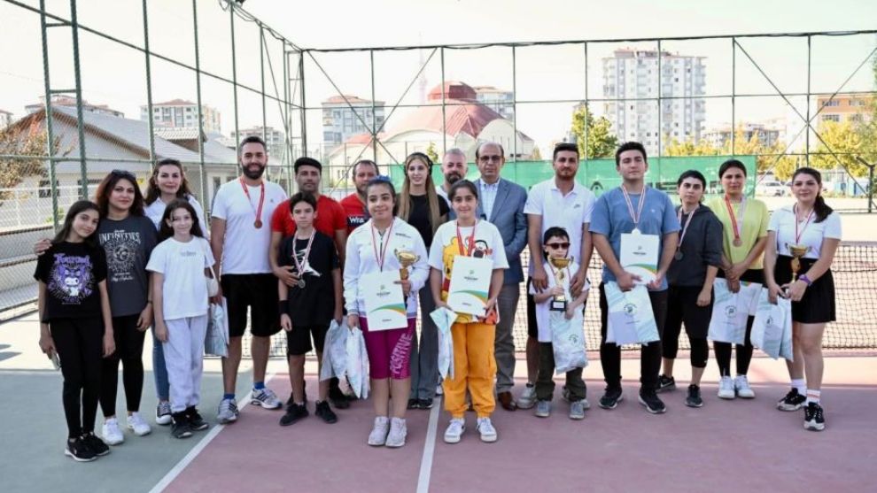 Yeşilyurt Belediyesi Tenis Turnuvası Çekişmeli Geçti