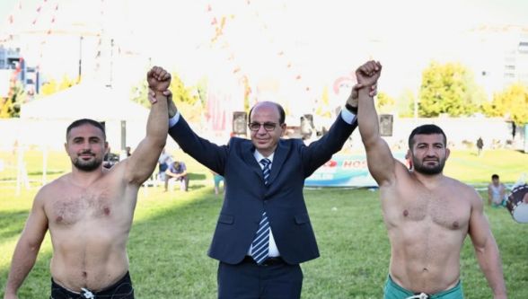 19. Turgut Özal Karakucak Güreşlerine 26 ilden 300 güreşçi katıldı... 