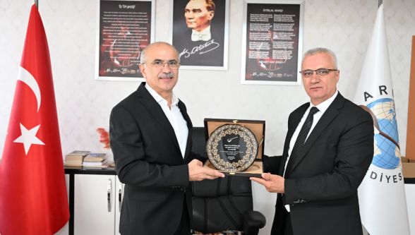 Başkan Er'den Arguvan ve Arapgir Belediyelerine Ziyaret 