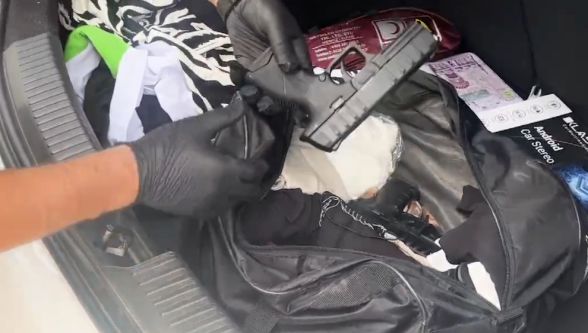 Silahlar Elbise Çantasında Getirildi, KOM Suçüstü Yaptı 