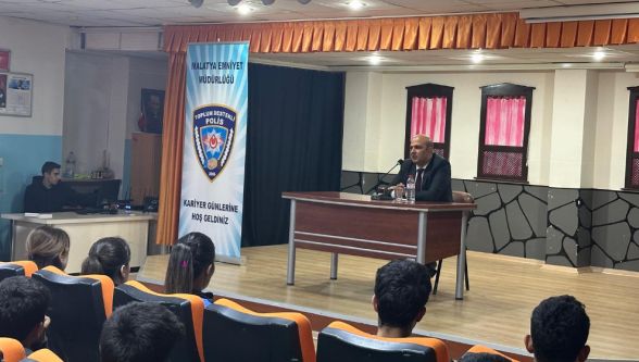 Türkoğlu, Battalgazi Anadolu İmam Hatip Lisesi öğrencileriyle buluştu 