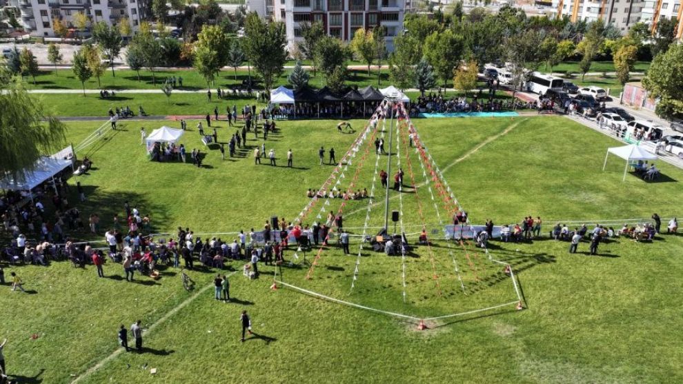 Er Meydanında Özal'ın Adına İlhan Başkan Sahip Çıktı