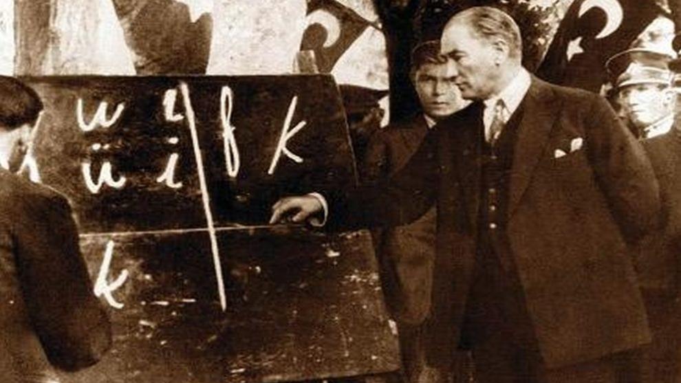 Başöğretmen Atatürk'ün İzinde: 24 Kasım Öğretmenler Günü Kutlanıyor!