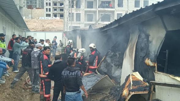 Malatya'da İnşaatta Yangın, İşçiler Canını Zor Kurtardı!