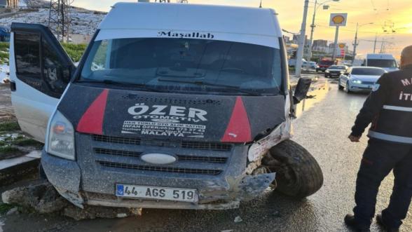 Malatya'da Zincirleme Facia:  4 Yaralı