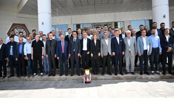 Malatya Yeşilyurtspor Genel Kurulunda Yeni Yönetim Belirlendi 