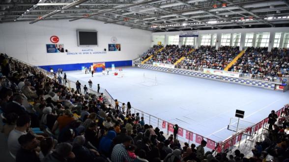 Malatya'da Akrobatik Şölen! Cambaz Mithat Ayakta Alkışlandı