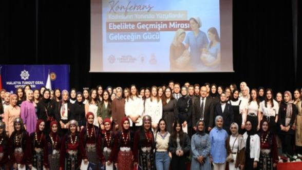 Malatya'da Ebeler "Sezaryene Kırmızı Kart" Gösterdi!