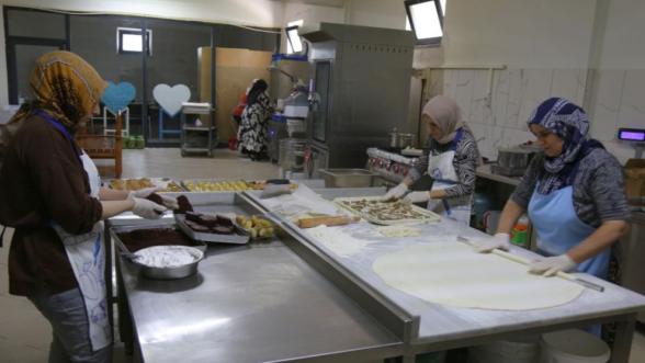 Malatya'da Kadın Eliyle Üretim Patlaması! Doğal Lezzetler Raflarda