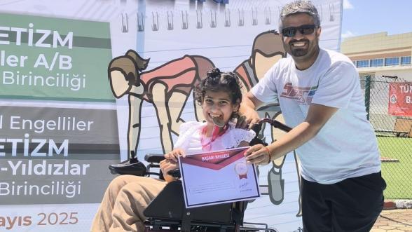 Malatya'nın Altın Kızı Gülle Atmada Rakip Tanımadı!