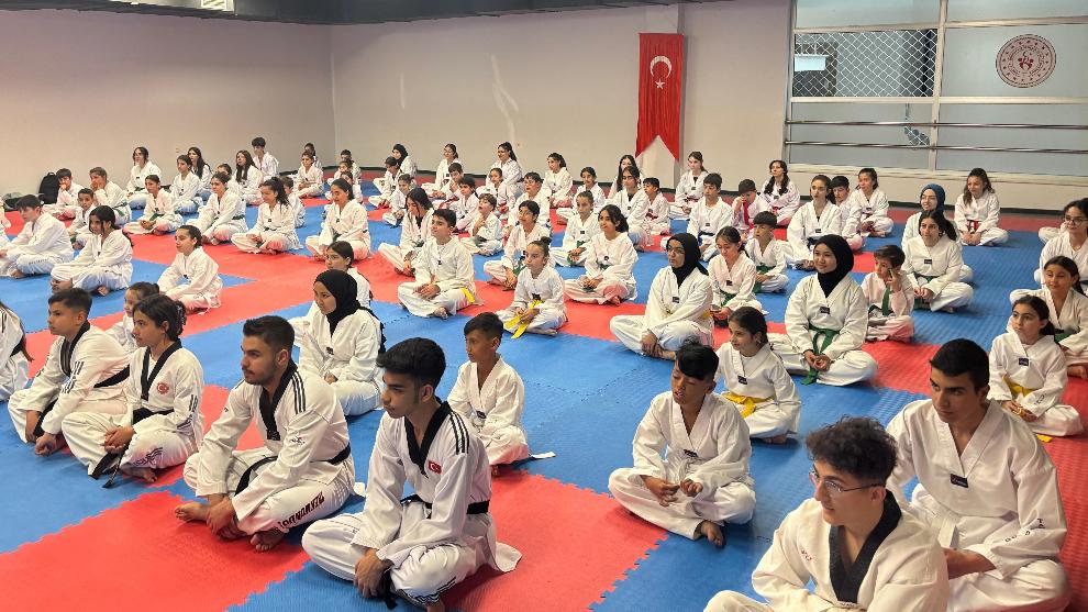 Malatya'da Kuşak Sınavı Heyecanı! 91 Sporcu Ter Döktü