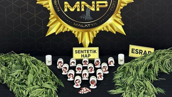 Malatya Narkotik Polisi Uyuşturucuya Geçit Vermiyor: 2 Gözaltı