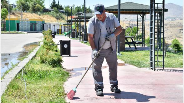 Yeşilyurt'ta Sosyal yaşam alanlarında yenileme çalışmaları devam ediyor