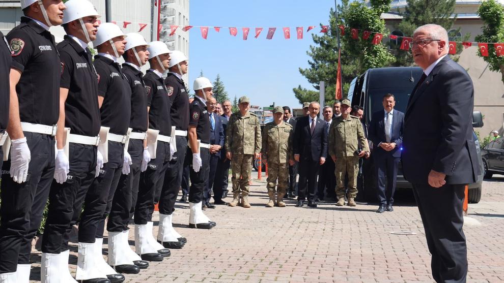Bölge Ateş  Hattında... Milli Savunma Bakanı Malatya'da