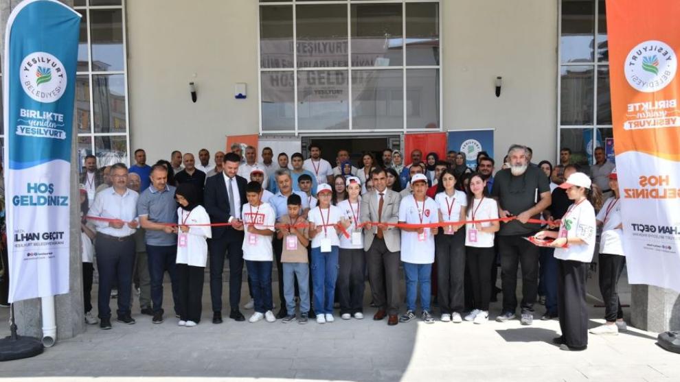 Malatya'da bilim fuarı: 147 okuldan öğrenci projeleri sergile