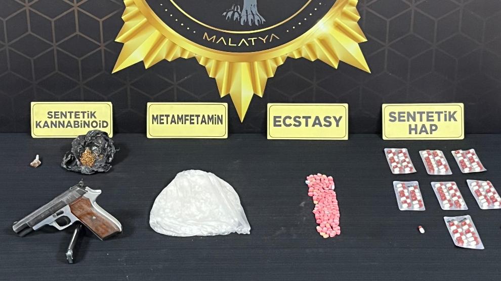 Malatya'da Narkotik Operasyonu: 4 Sokak Satıcısı Tutuklandı!