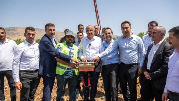 İlk Düğün Salonu Doğanyol'a Hayırlı Olsun: Temel Atıldı!