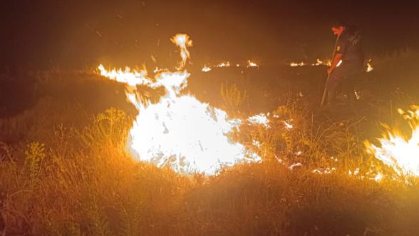  Kale'de Büyük Yangın Paniği! Evlere Sıçramadan Kontrol Altına Alındı!