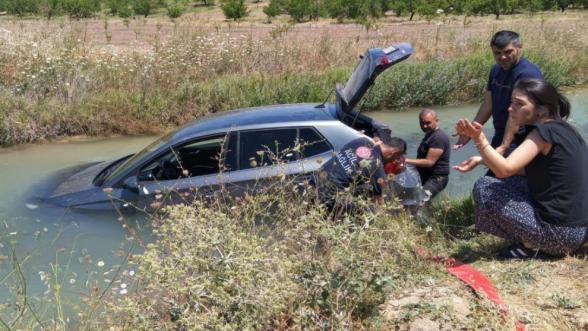 Kanal Faciası: Yazıhan'da Araçtan 2 Kişi Kurtarıldı!