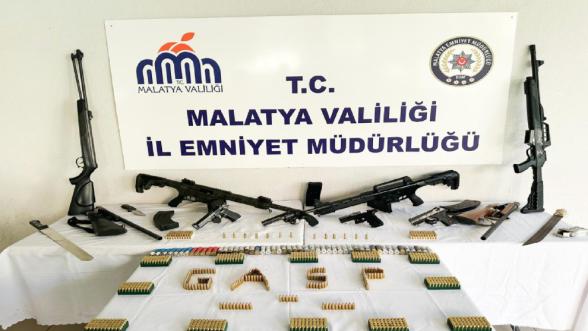 Malatya'da Silah Teşhirine Geçit Yok: 29 Gözaltı!