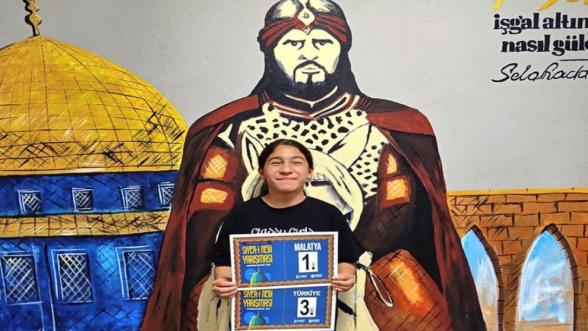 Malatya'dan Gurur Duyuran Başarı: Gülbahar Akdağ Türkiye Üçüncüsü!